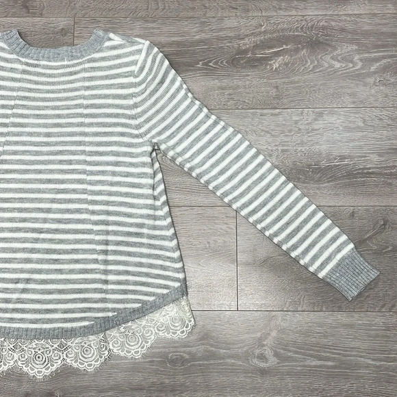 So Striped Long Sleeve Sweater Lace Hem L - Picture 15 of 15